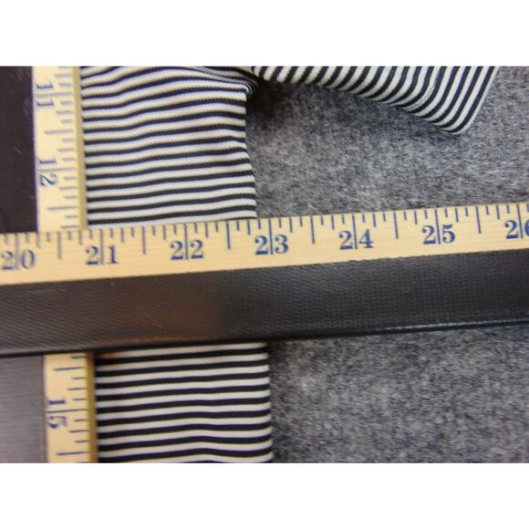 Belfair‎ Golf Shirt Mens Large Loose Fit Black White Stripe Underarmour - Picture 6 of 8